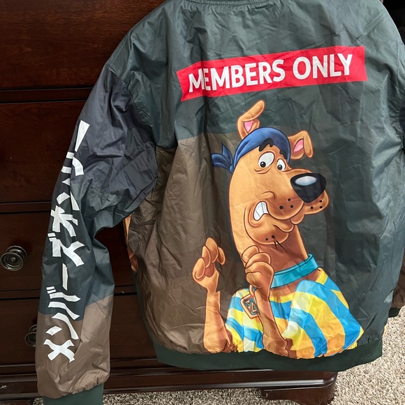 Members Only Scooby Doo Jacket - Picture 2 of 3